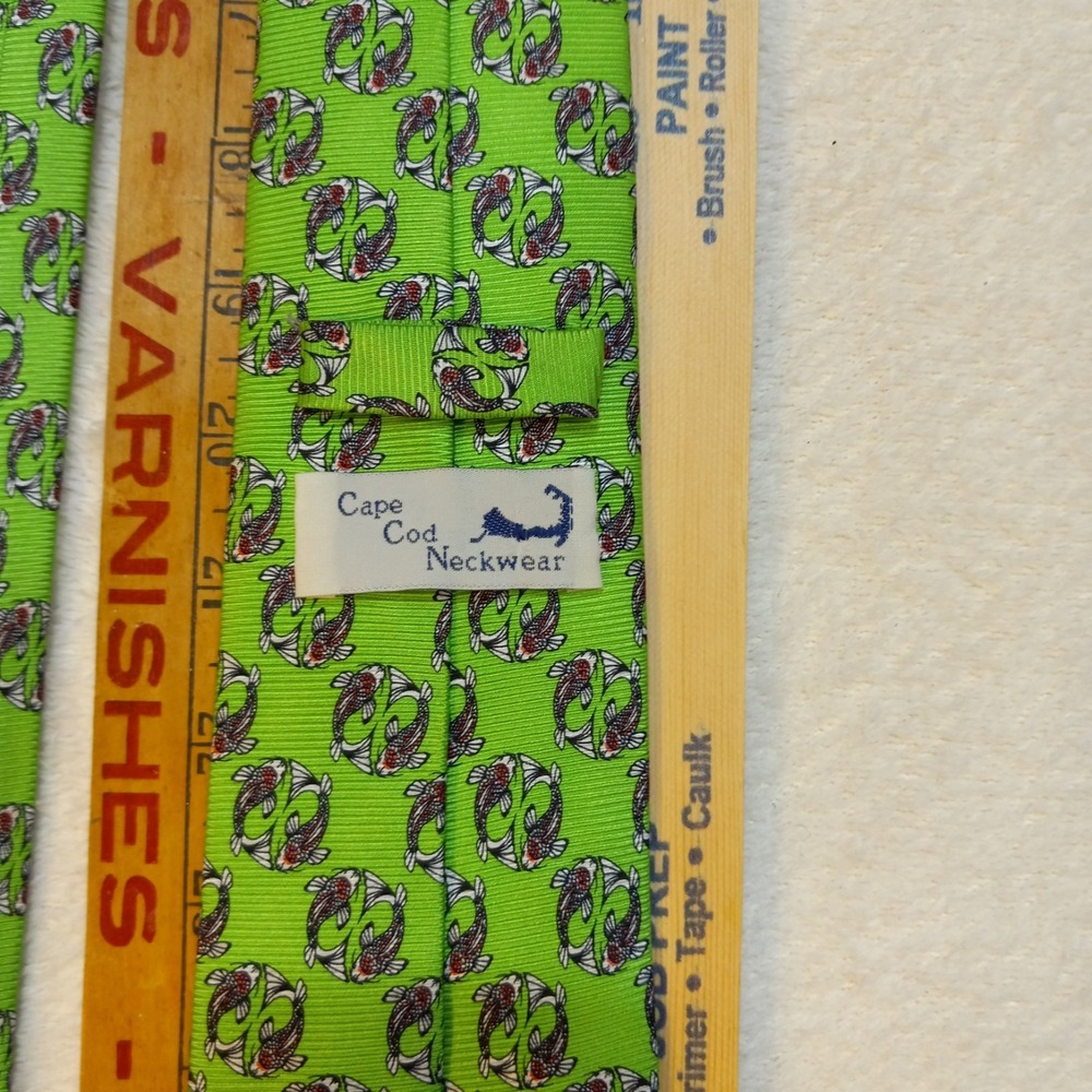 Cape Cod Neckwear Lime Green Pisces Koi Silk REPP Tie 59 x 3 Mens Tie - Picture 2 of 11